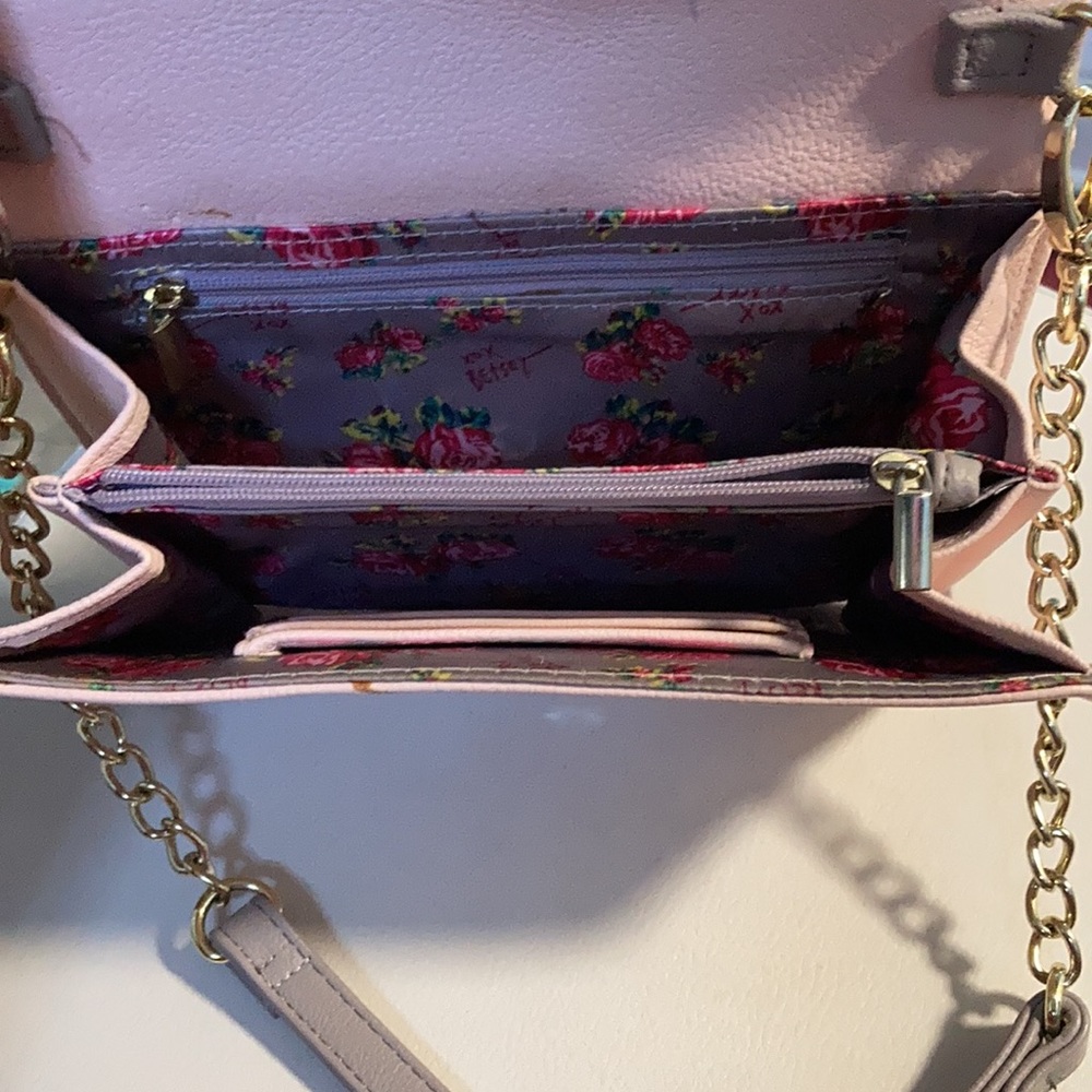 ❤️sold❤️Betsey Johnson crossbody - Picture 6 of 6